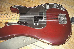 Vielbenutzter Fender Precision Bass
